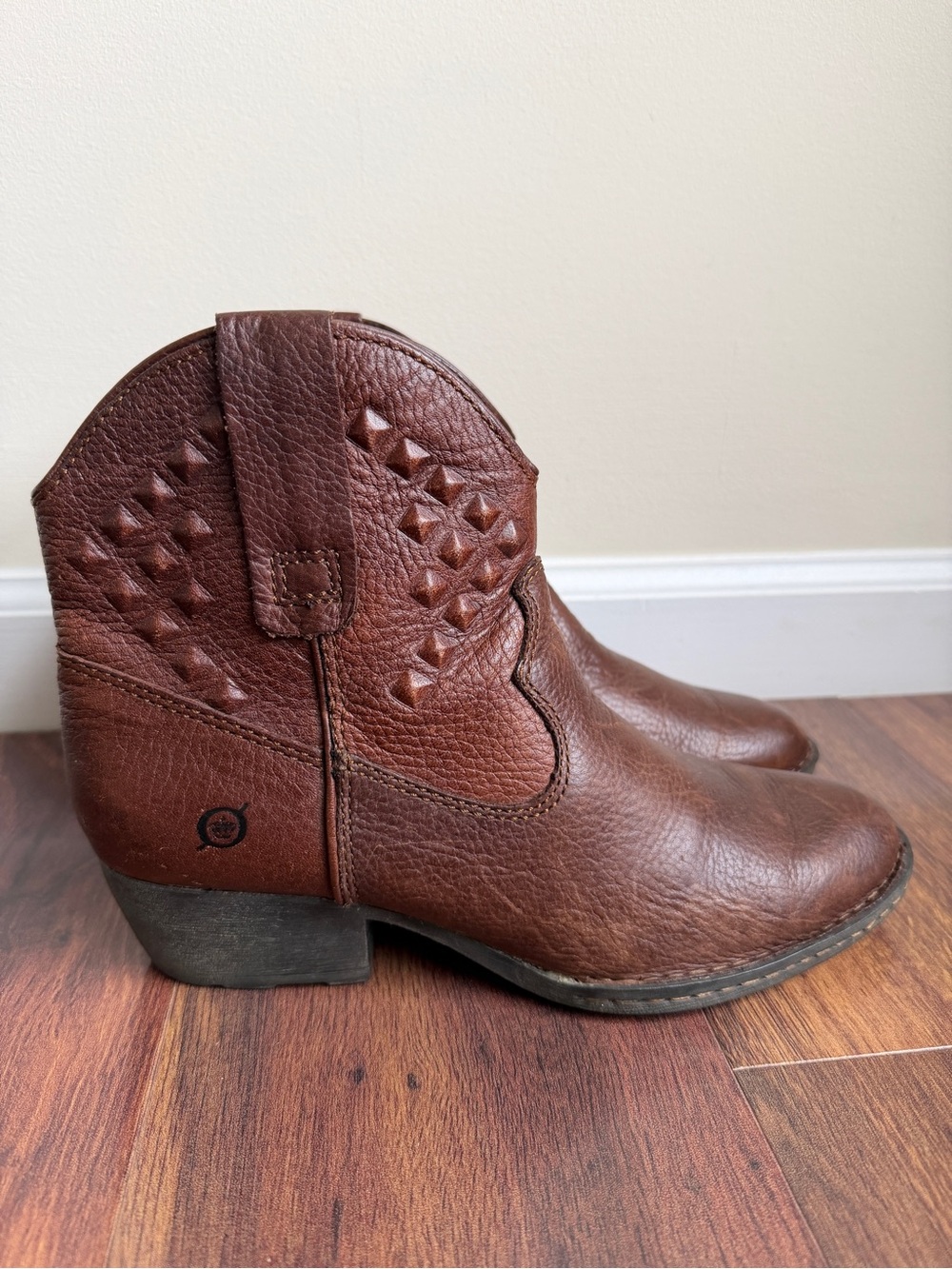 Born Jin Leather Western Ankle Boots Textured Side Zip Womens 8.5